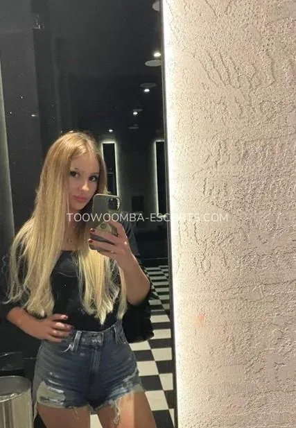 Toowoomba escorts Leslie — 5