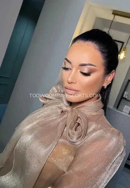 Toowoomba escorts Paris — 3