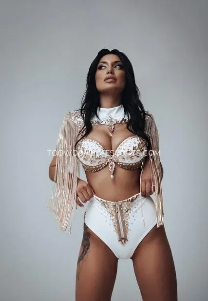 Toowoomba escorts Paris — 1