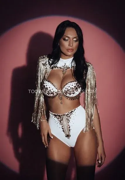 Toowoomba escorts Paris — 4